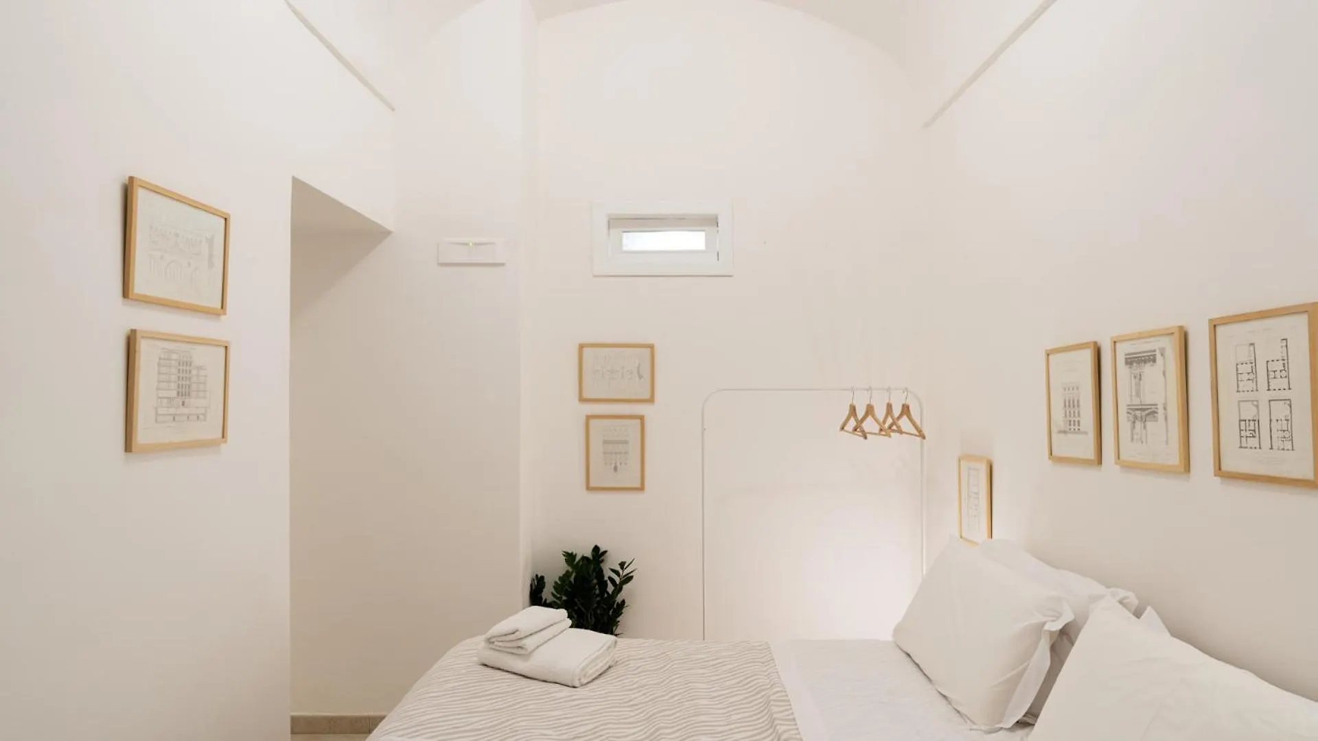 Salita Trinita Apartment Naples 0*,  Italy